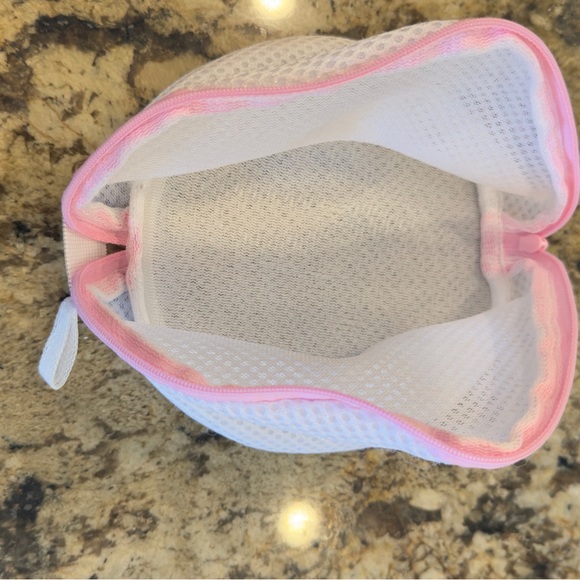 White & Pink Mesh Zipper Bra Laundry Bag - Washing Machine Intimates & Delicates - Picture 6 of 12